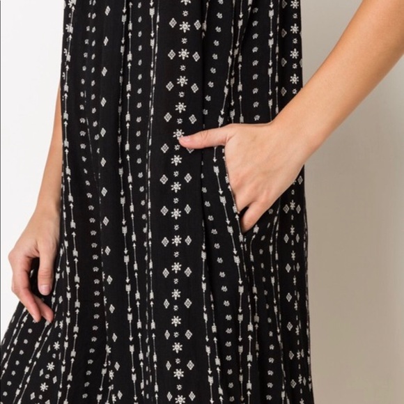 🦋 HP 🦋 Spaghetti Strap Jumpsuit w/ Arrow Print - Picture 6 of 8